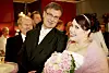 Salatut elämät MTV3-kanavalla maanantaina 1.6.2009 klo 19.30 jaksolla Perutaan häät, perutaan yhteinen hautapaikka? Sallan (Hanna Karjalainen) ja Ismon (Esko Kovero) vihkiminen siirtyy hääkirkosta Kentauriin ja vieraat ovat ihmeissään. Seppo ja Helena muiden muassa järjestävät häitä kovalla tohinalla ja Helena on vähällä pudottaa laukkuun kätkemänsä antiikipistoolin… Paula huolestuu Eeron lipsauttaessa Aarosta, ja syystä… Mukana juhlassa ja unohtumattomia käänteitä sisältävässä jaksossa ovat myös morsiamen vanhemmat Markku ja Mirkku Mattila (Ossi Ahlapuro ja Tuija Piepponen). Tämä hääjuhla muuttaa kaiken.Sarja palaa MTV3-kanavalle kesätauon jälkeen elokuussa.Kuvassa: Esko Kovero (Ismo) ja Hanna Karjalainen (Salla).