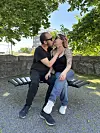 Joonas on majoittunut viime ajat stripparina työskentelevän Milla-nimisen kaunottaren luona.