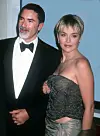 Sharon Stone ja aviomies Phi Bronstein vuonna 1999.
