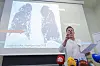 Keuhkospesialisti Are Holm selosti medialle, mistä keuhkofibroosissa ja elinsiirrossa on kyse.