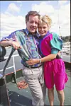 Sataman valojen juontajat Raimo Piipponen ja Sari Tamminen vuonna 1993.