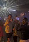 Jessellä vaikutti videon ja kuvien ottamisen yhteydessä olevan vesipullo.