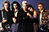 Kiefer Sutherland (keskellä) oli vampyyrijengin johtaja elokuvassa The Lost Boys.