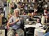 Entinen tv-kasvo Wilma Schlizewski asuu Tallinnassa ja pitää yhdistettyä tatuiointistudiota ja vintage-kauppaansa samassa rakennuksessa, jossa hän asuu miehensä kanssa.