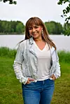 Ushma Olava näytti hehkeältä Apianniemen vehreissä maisemissa.