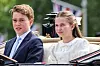 George aloittaa opinnot isänsä vanhassa koulussa, johon Charlottella ei ole asiaa.