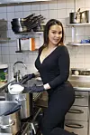 Arki ravintola Bibloksessa pitää Saran kiireisenä.