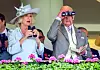 Camilla ja Charles Royal Ascotin laukkakisoja seuraamassa.