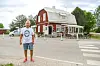 Keskikesä kuluu Kisulla tutuissa maisemissa.