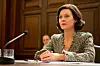 Helen McCrory pääministerinä elokuvassa 007 Skyfall.