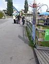 Välillä oli Nannan vuoro odotella laitteiden ulkopuolella.