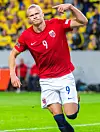 Pystyykö Brasilia pysäyttämään norjalaisviikinki Erling Haalandin? Se selviää sunnuntaina.