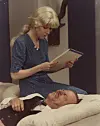 Elli oli 37-vuotias aloittaessaan Uuno-elokuvissa. Hänen Elovena-tytön hiukset olivat peruukki.