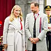 Kruununprinsessa Mette-Marit tukeutui happiviiksiin ennen operaatiota. Puolison terveydentila sai kruununprinssi Haakonin perumaan työtehtäviään.