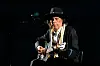 Dave Lindholm, 74, sai kunnian aloittaa konsertin.