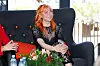 Jenni Mustajärvi näkyi konsertin alussa videokoosteessa ja myöhemmin hän myös esiintyy. Lauantain keskustelutilaisuudessa hän uskoi konserttia seuraavan tyhjyyden tunne.