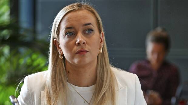 Huh! Sofia Virta tanssi kuin Sanna Marin konsanaan – video