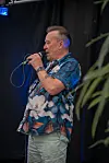 Jaska nauratti tangoyleisöä versioimalla karaokessa Juha Vainion kipaletta vuodelta 1983.