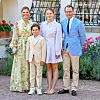 Victoria lastensa Oscarin ja Estellen sekä puolisonsa prinssi Danielin kanssa 14. heinäkuuta.