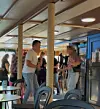 Nainen opetti Villelle, kuinka parkettien partaveitsen kuuluisi tanssahdella.