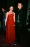 Keely Shaye Smith ja Pierce Brosnan gaalassa Beverly Hillsissä vuonna 1996.