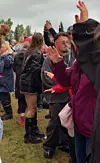 Käärijällä oli asukokonaisuuteen sopivat jalkineet festareilla.