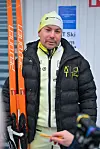 Antti loi hiihtoseuralleen myös oman AT-logolla varustetun urheiluvaatemalliston.