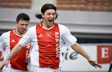 Elokuva-arvostelu: Minä, Zlatan jää harmaaksi kolmen tähden "ihan hyväksi draamaksi"