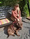 Laulaja Pirjo Lehti ja Aida-koira