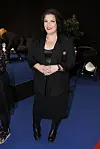 Hanna on paitsi aktiivinen artisti, myös innokas neuloja. Hanna myy itsetekemiään neulontatöitä omassa verkkokaupassaan omien fanituotteidensa rinnalla.