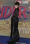 Onko tässä Zendaya vai Morticia Addams?