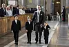 Prinssi Carl Philip poikiensa prinssi Alexanderin, prinssi Gabrielin ja prinssi Julianin kanssa vuonna 2025.