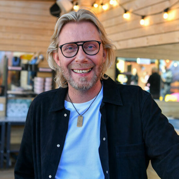 Kimmo Vehviläinen on saanut kokea tv-julkisuuden nurjan puolen. Kimmo Vehviläinen on saanut kokea tv-julkisuuden nurjan puolen.