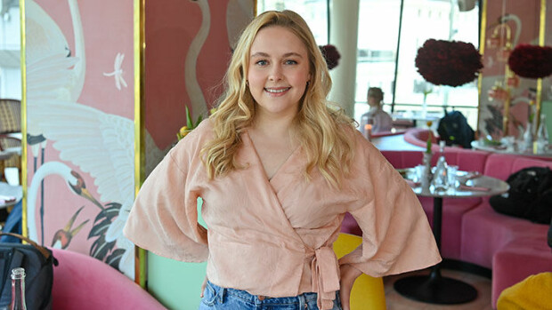 Syke-tähti Amelie Blauberg yllättyi lääkärin vastaanotolla – sai suoraa palautetta Amelie Blauberg. Syke-sarjan näyttelijä.