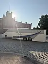Keikkabussi oli kiinni pohjasta.