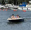 Lukija kuvaa Samin ja Karitan venettä 'saippuarasiaksi'.