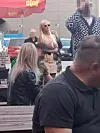 Iida Vainio J. Karjalaisen keikalla