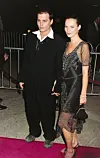 Kate oli 20-vuotias, kun hän alkoi seurustella 31-vuotiaan Johnny Deppin kanssa vuonna 1994. Huomiota herättänyt suhde kesti neljä vuotta ja päättyi vuonna 1998.