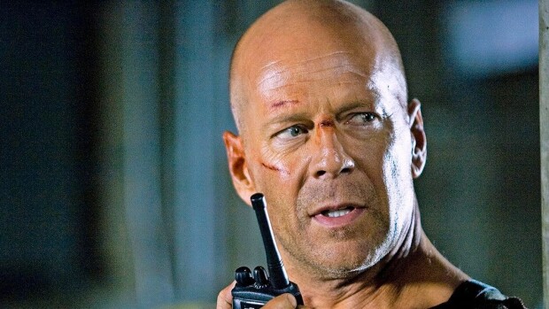Sairaan Bruce Willisin surkeimman elokuvan Razzie-palkinto peruttiin kritiikkiryöpyn jälkeen Die_Hard_b83e9c9fad.jpg