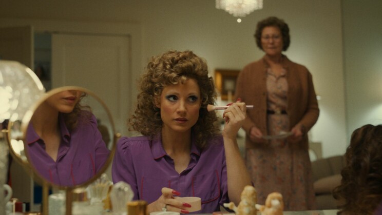 Elokuva-arvostelu: Jessica Chastain ansaitsee Oscarin The Eyes of Tammy Fayen pääroolista eyes_of_tammy_faye_46024e6080.jpg