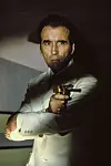 Christopher Lee (Francisco Scaramanga) on Bondin luojan Ian Flemingin, serkku.