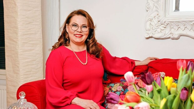 Nina Mikkonen avautuu Yle Perjantaissa synkimmistä ajoistaan: Suunnitteli riistävänsä hengen ensin pojiltaan, sitten mieheltään ja viimeisimpänä itseltään atte_kajova_nina_mikkonen_e5e90b32c6.jpg