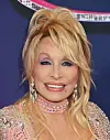 Dolly Parton loi pitkän ja menestyksekkään uran. Hänen ensimmäinen albuminsa ilmestyi jo vuonna 1967.