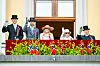 Norjan lain mukaan hallitsijaksi nousee kuninkaan vanhin poika. Kruununprinssi Haakon siis ohittaa isosiskonsa Märtha Louisen kruununperimysjärjestyksessä.