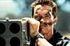 Arnold Schwarzenegger elokuvassa Commando (1985), joka on katsottavissa Disney+-palvelussa.