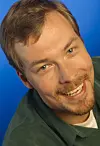 Arttu Harkki nousi julkisuuteen Yllytyshullut-ohjelmasta, jota hän juonsi vuosina 1998–2004.
