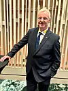 Miljonääri Kari Jaloselta, 66, paljastus: Matkusti pummilla!