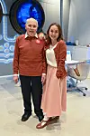 Lotta ja pappa nousivat koko kansan suosioon korona-aikana julkaistuilla somevideoilla, joilla he lauloivat yhdessä tuttuja klassikoita ja hurmasivat suomalaiset välittömyydellään.