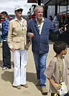 Top Gearin alkuperäinen juontaja, Jeremy Clarkson, kuvattuna yhdessä vaimonsa Lisa Hoganin kanssa heinäkuussa 2026.