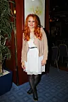 Anna esitti ensimmäistä kertaa Kolme pientä sanaa -singlensä Elämä lapselle -konsertissa vuonna 2012.